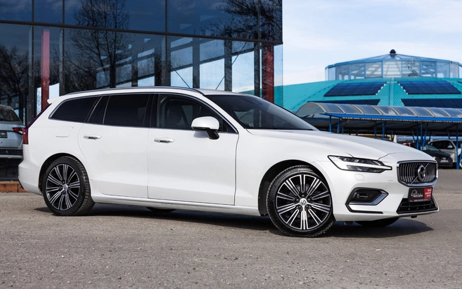 Volvo V60 cena 106900 przebieg: 162600, rok produkcji 2019 z Bobowa małe 781